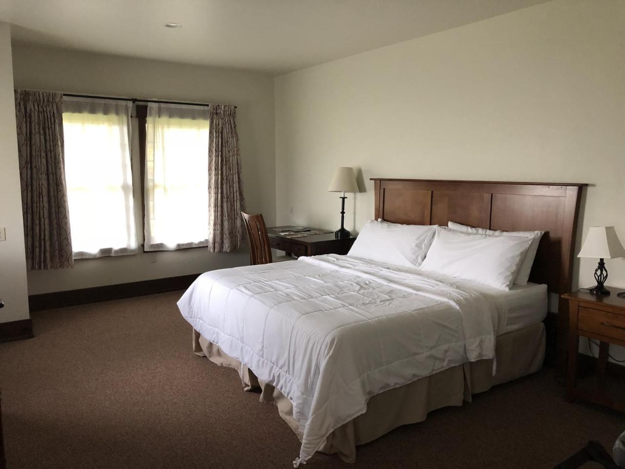 ווסט גליישר Great Northern Resort מראה חיצוני תמונה